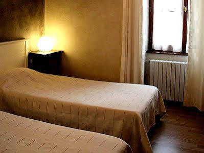 Logis Hotel De La Paix - Tournus Zewnętrze zdjęcie